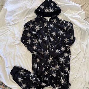Fabletics Black Hooded Zip Jacket with White Snowflake Print